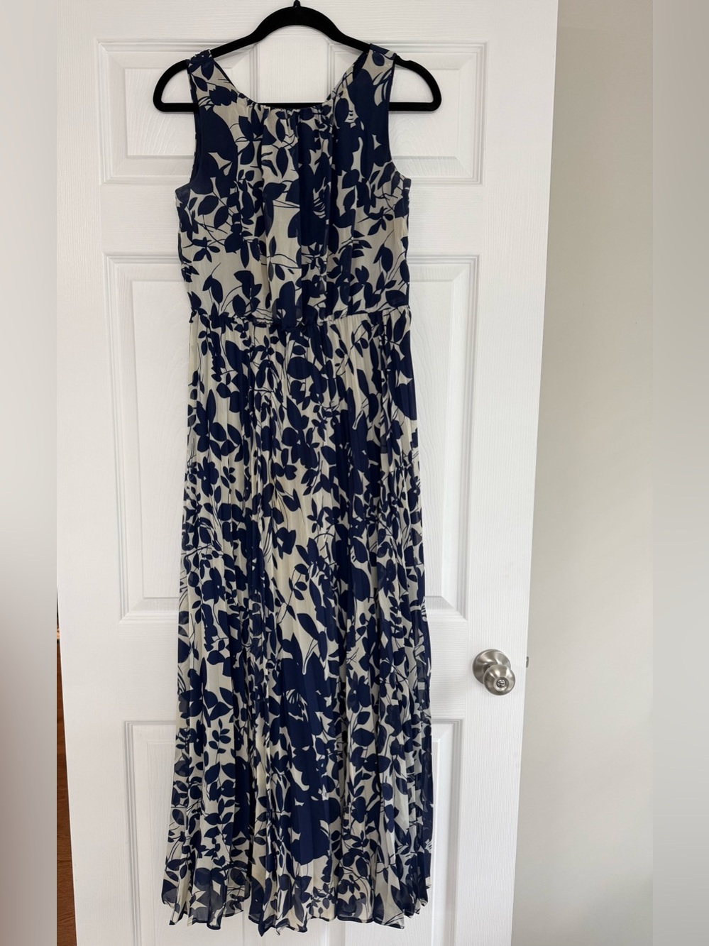 Jessica Howard Navy and Cream Floral Maxi Dress